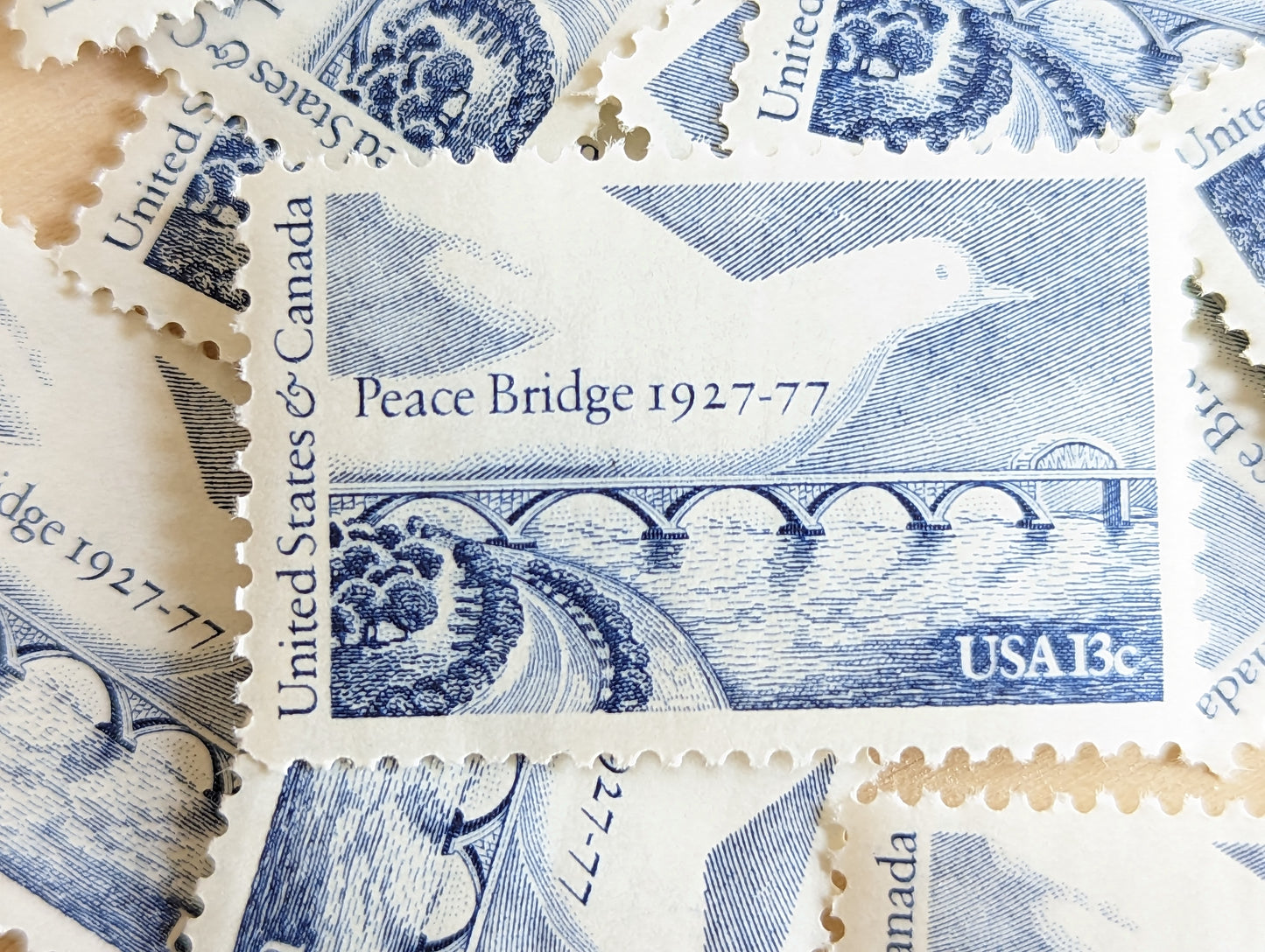 10 United States and Canada Peace Bridge, 1927-77 Stamps, 13 Cent 1977 Unused Postage Stamps