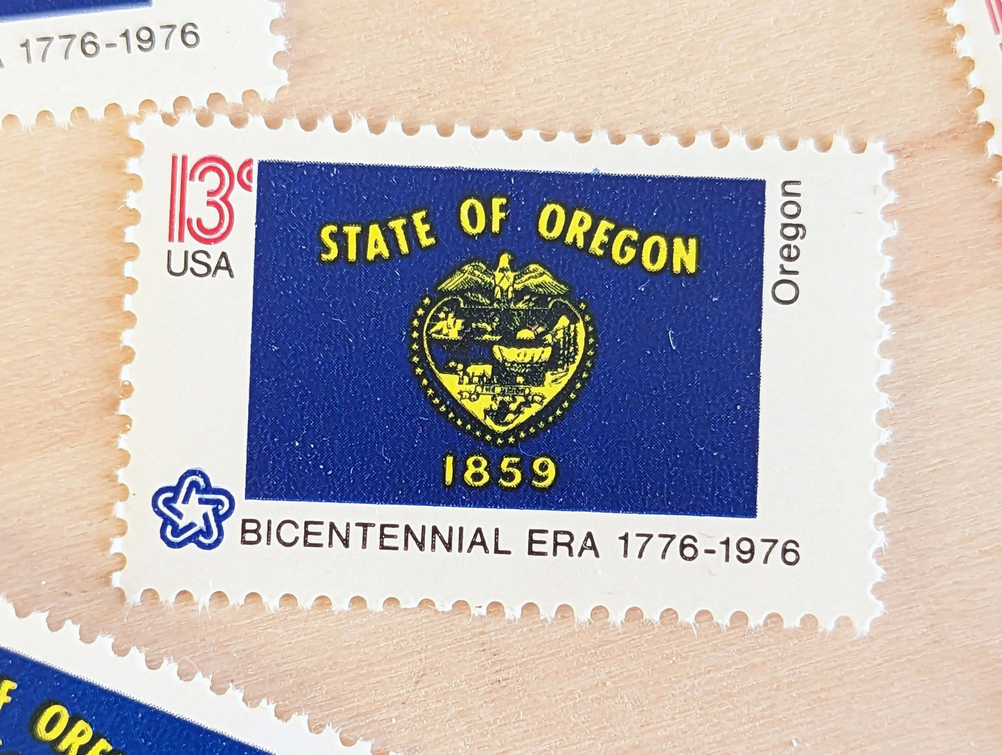 10 Oregon State Flag Stamps, 13 Cent, 1976, State Flag, Unused Postage Stamps