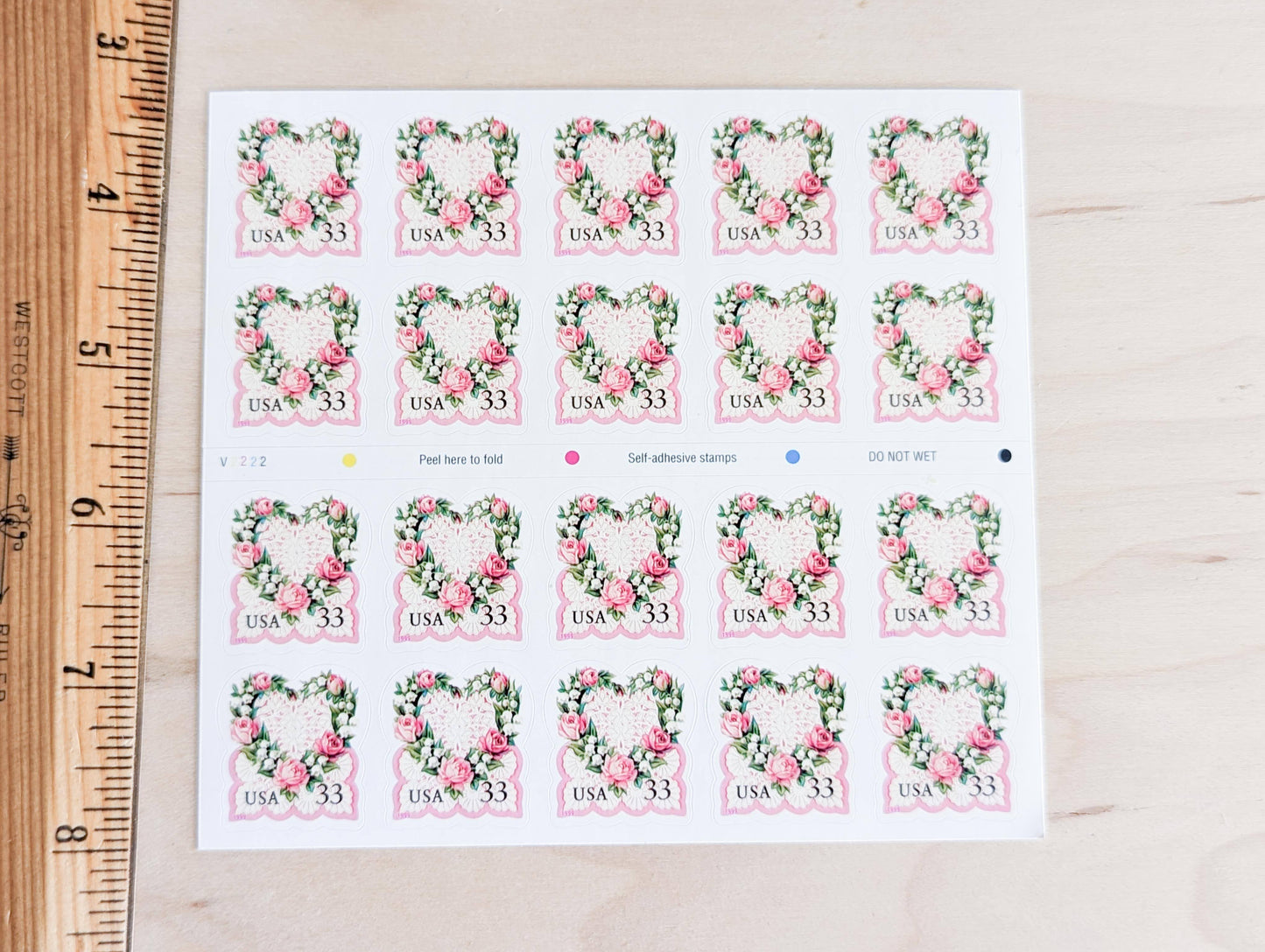 Sheet of 20 Lace and Rose Heart Whreath Stamps, 33 cent stamps, 1999 Unused USPS Postage Stamps