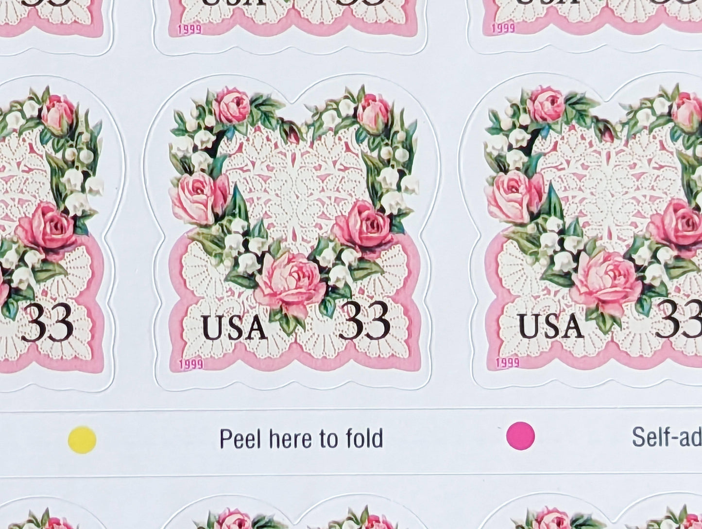 Sheet of 20 Lace and Rose Heart Whreath Stamps, 33 cent stamps, 1999 Unused USPS Postage Stamps