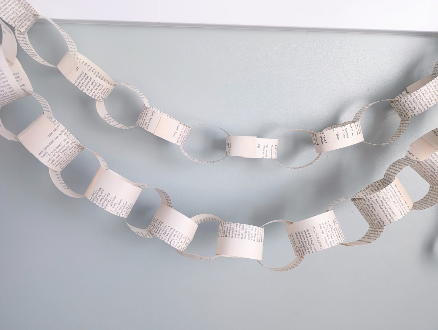 Vintage Book Paper Chain Kit, 31 Chains and 31 Number Stickers to Count Down or Decorate, Made with Vintage Book Pages, 1 or 1.5 Inches Wide