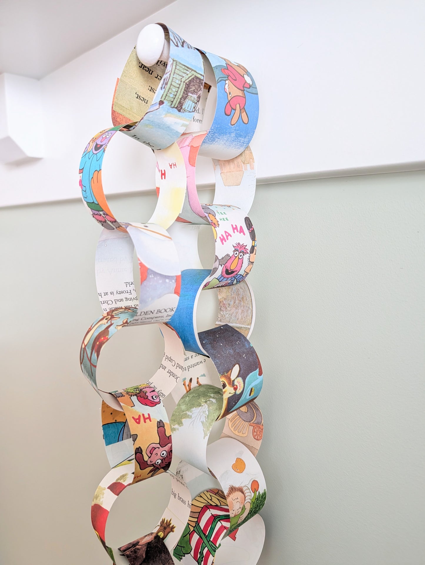 Christmas Golden Book Paper Chain Kit, 31 Chains and Number Stickers to Count Down or Decorate, Made with Book Pages, 1 or 1.5 Inches Wide